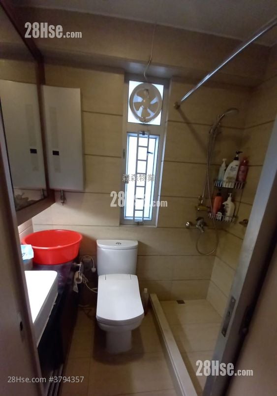 Kornhill Garden Sell 3 Bedrooms , 1 Bathroom 592 ft²