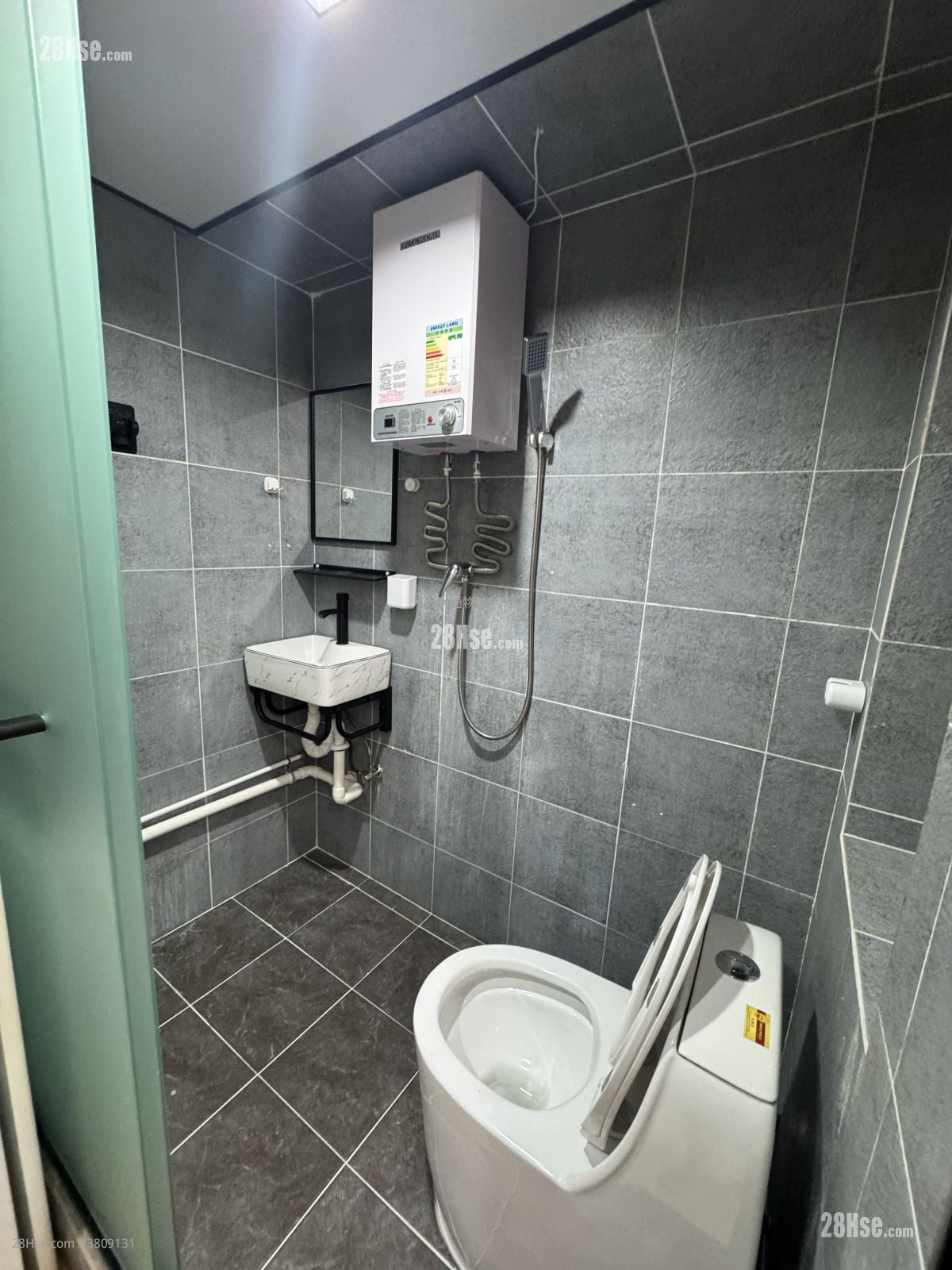 唐楼 租盘 200 平方尺