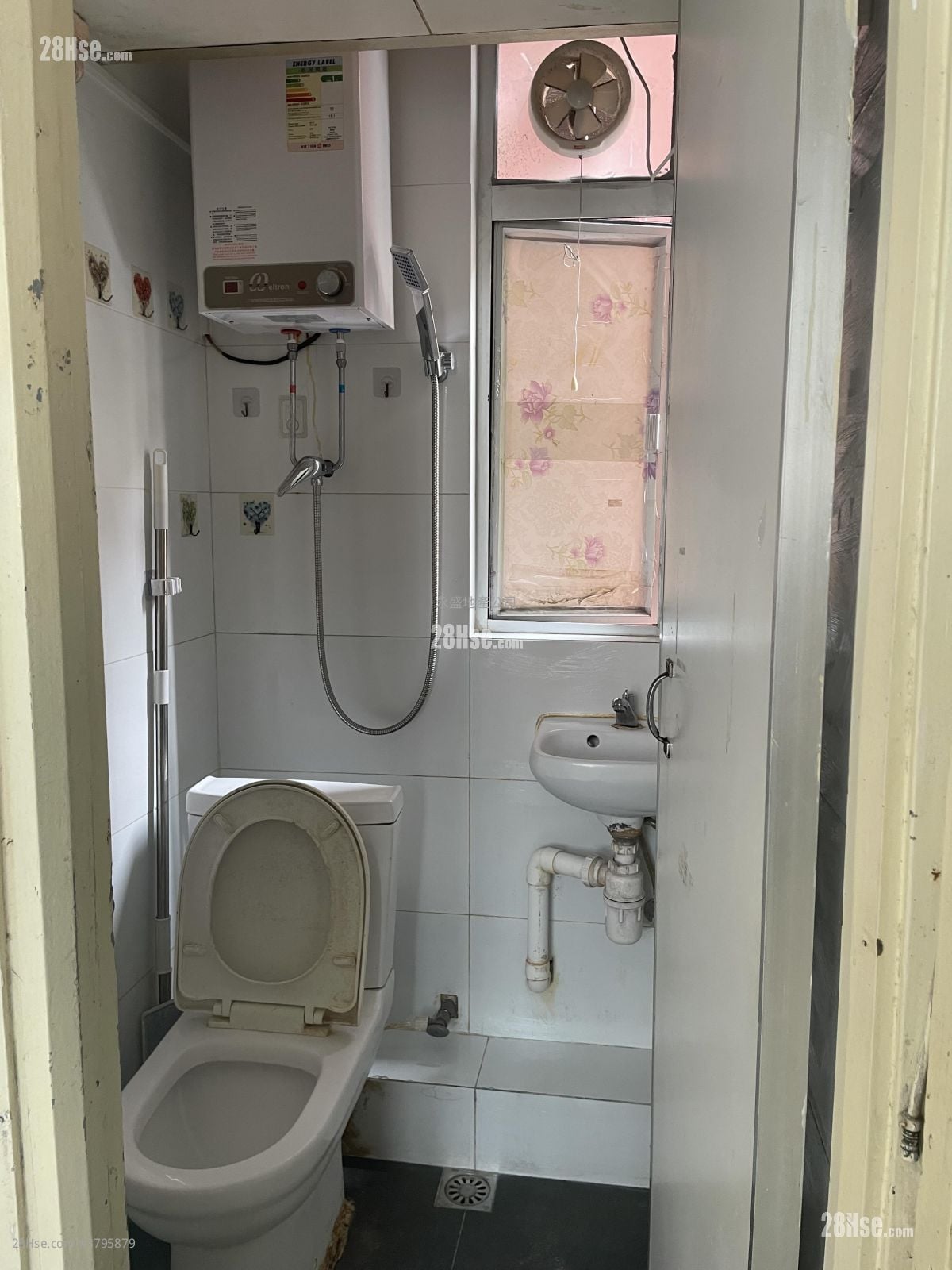 豪华阁 售盘 305 平方尺