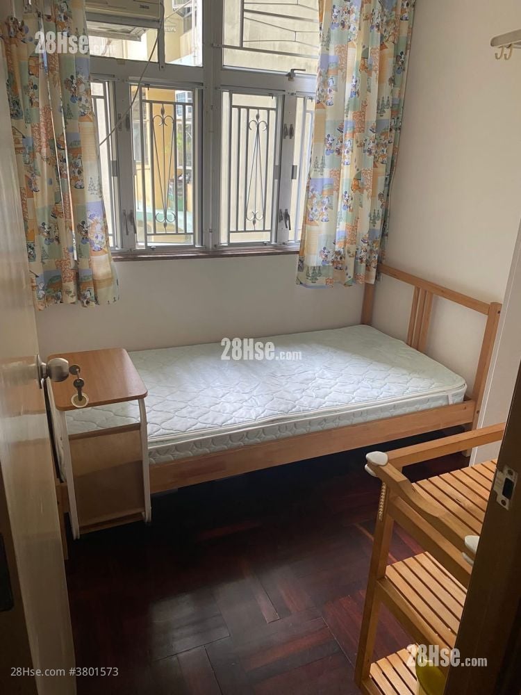 睡房 1: 高俊苑 租盘 3 房 , 1 浴室 640 平方尺