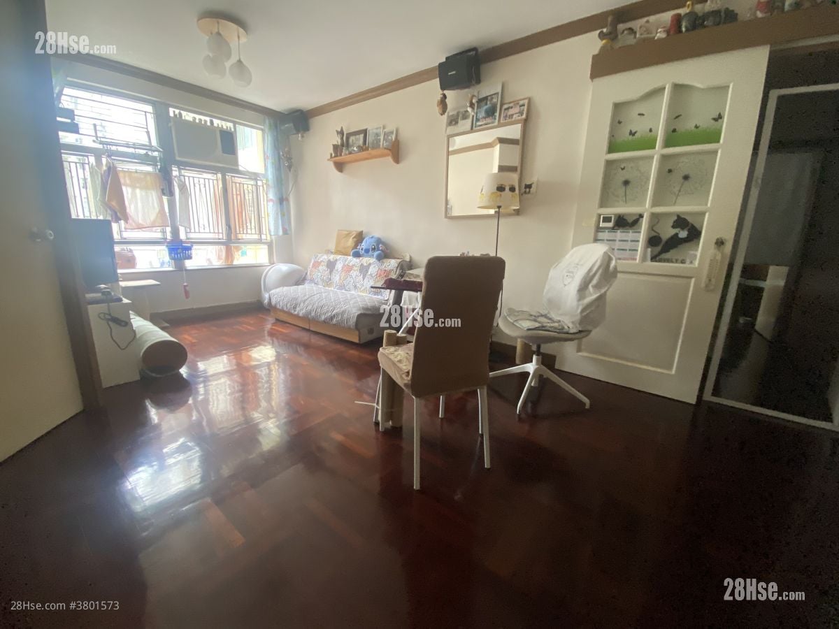 厅: 高俊苑 租盘 3 房 , 1 浴室 640 平方尺