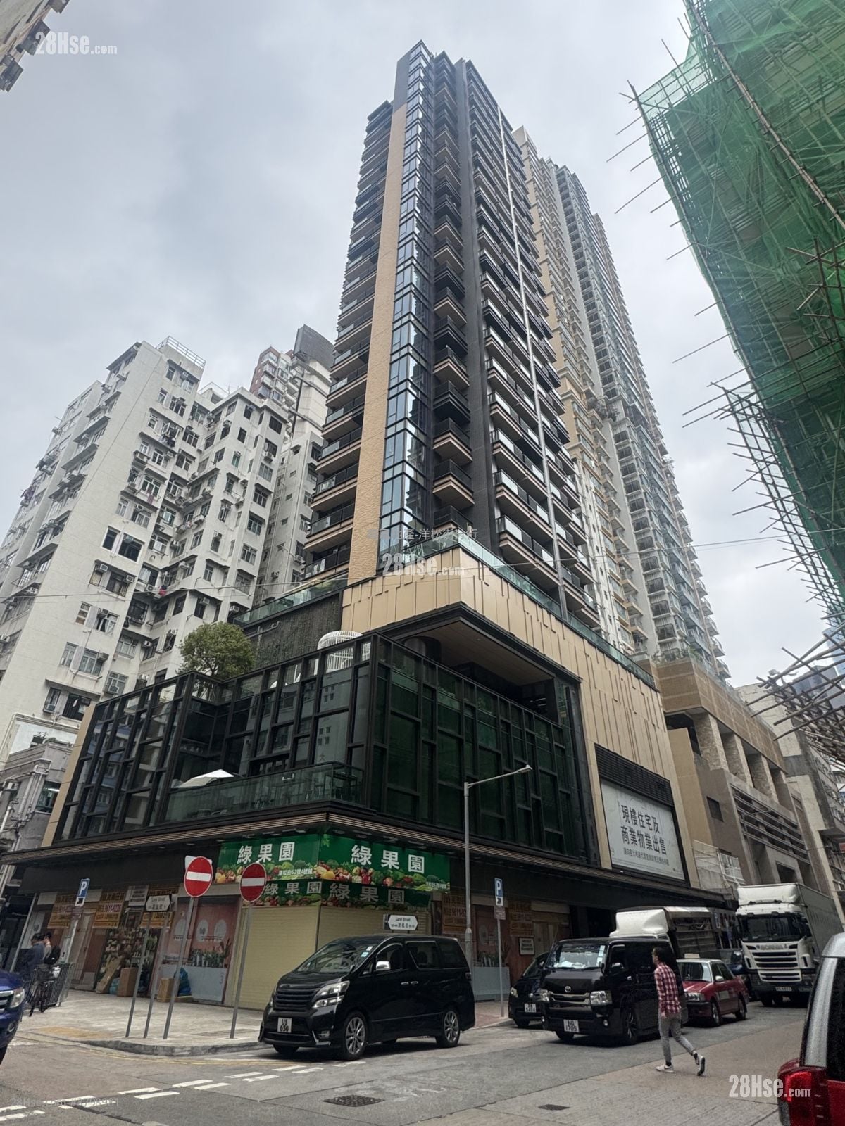 Larchwood Rental 1 Bedroom , 1 Bathroom 267 ft²