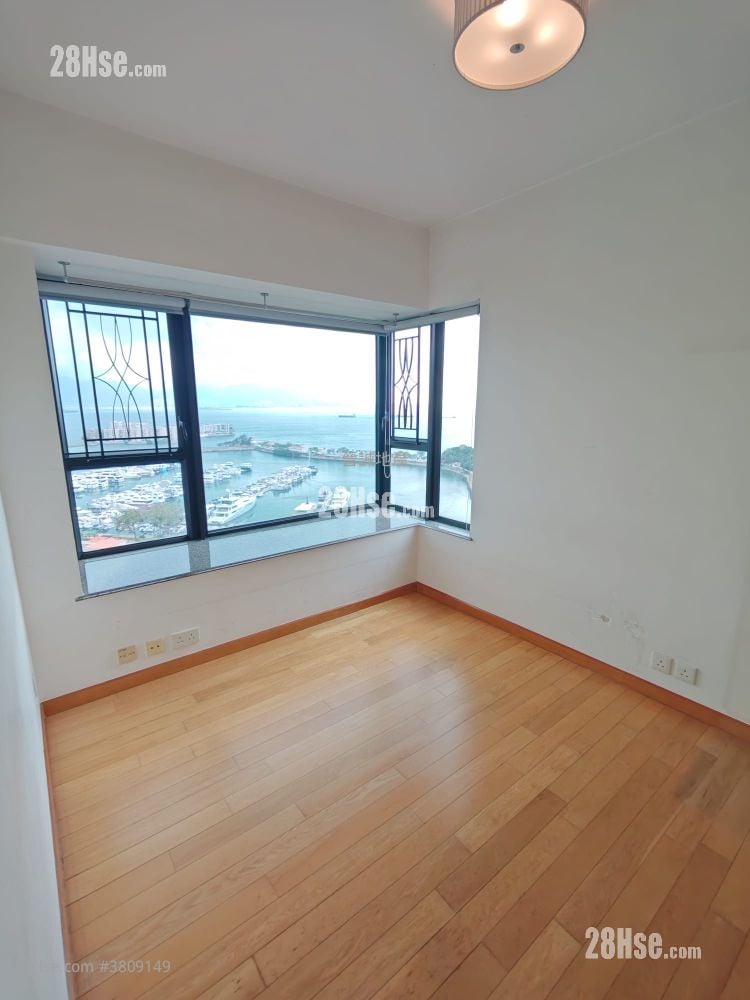 Aegean Coast Rental 4 Bedrooms , 2 Bathrooms 741 ft²