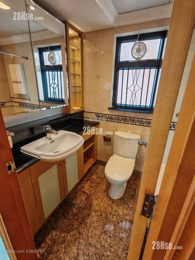 Aegean Coast Rental 4 Bedrooms , 2 Bathrooms 741 ft²