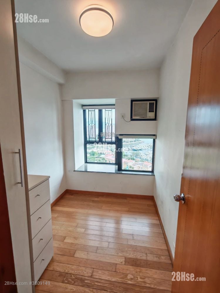 Aegean Coast Rental 4 Bedrooms , 2 Bathrooms 741 ft²