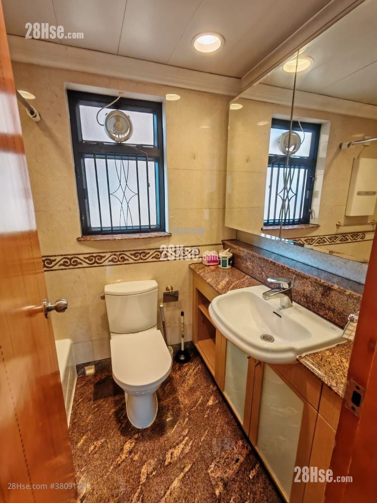 Aegean Coast Rental 4 Bedrooms , 2 Bathrooms 741 ft²