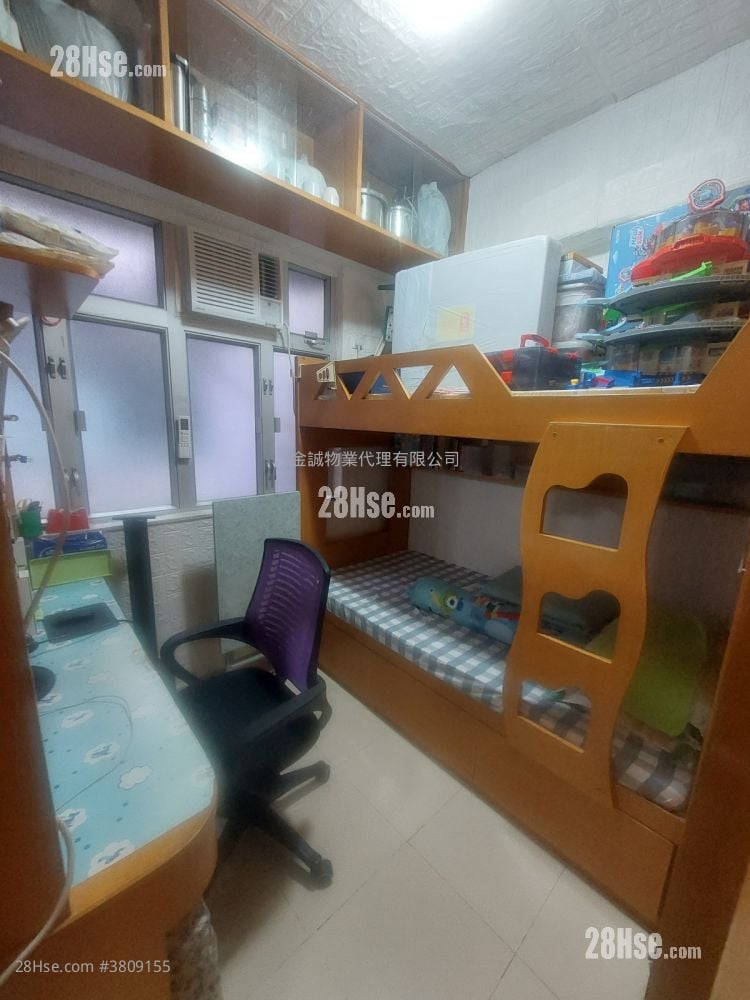 Wilmer Building Sell 2 Bedrooms , 1 Bathroom 329 ft²