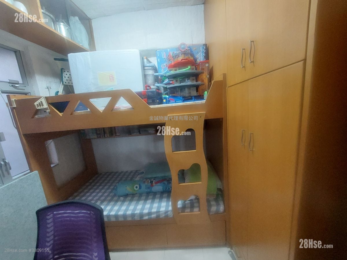 Wilmer Building Sell 2 Bedrooms , 1 Bathroom 329 ft²