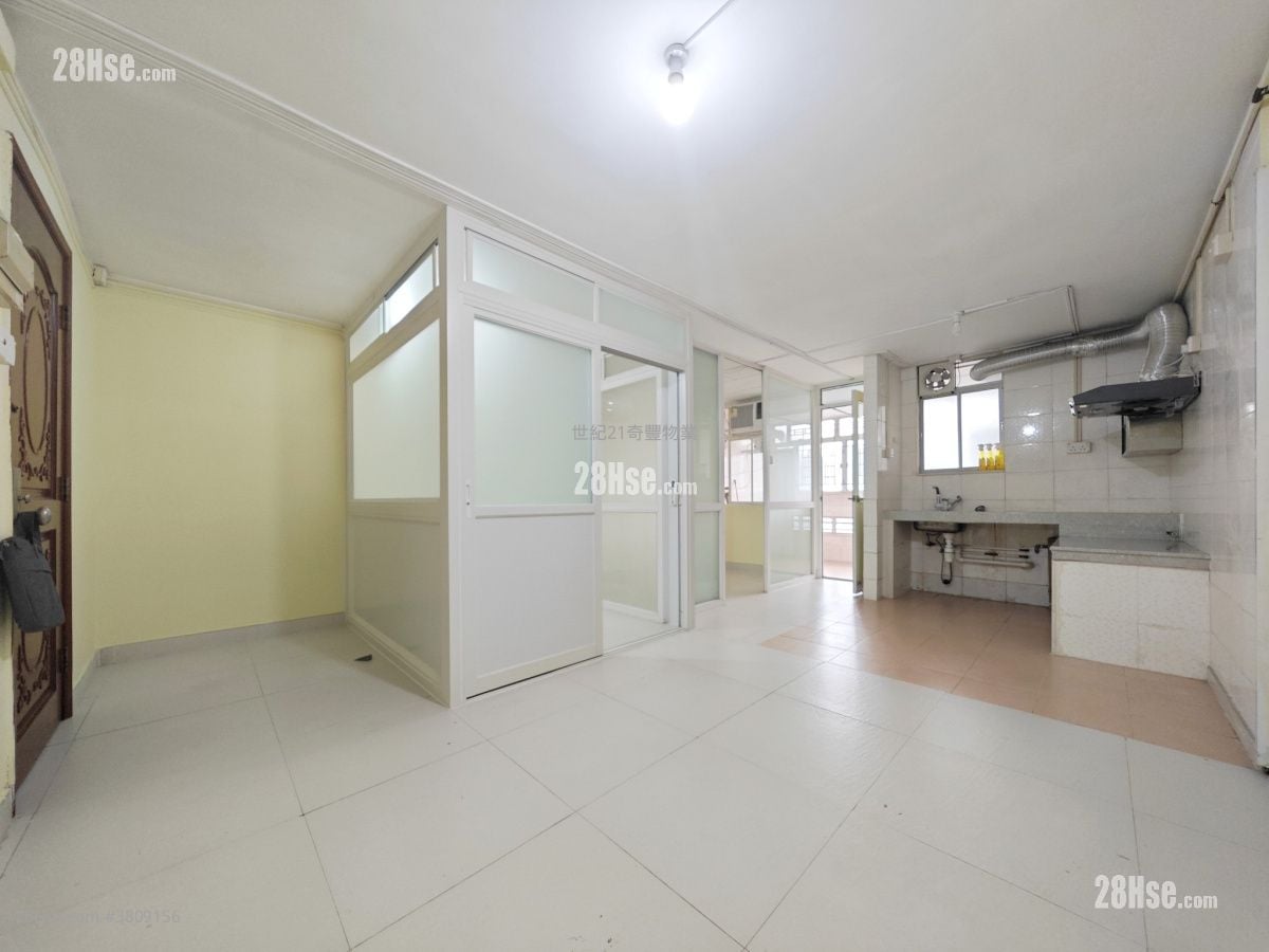 Cheung Wah Estate Sell 2 Bedrooms , 1 Bathroom 423 ft²