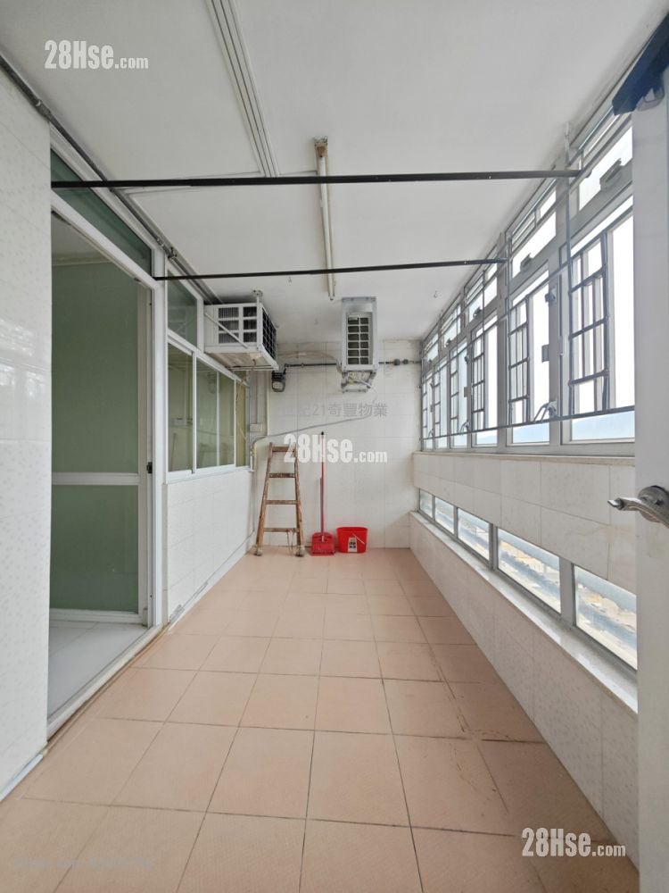 Cheung Wah Estate Sell 2 Bedrooms , 1 Bathroom 423 ft²