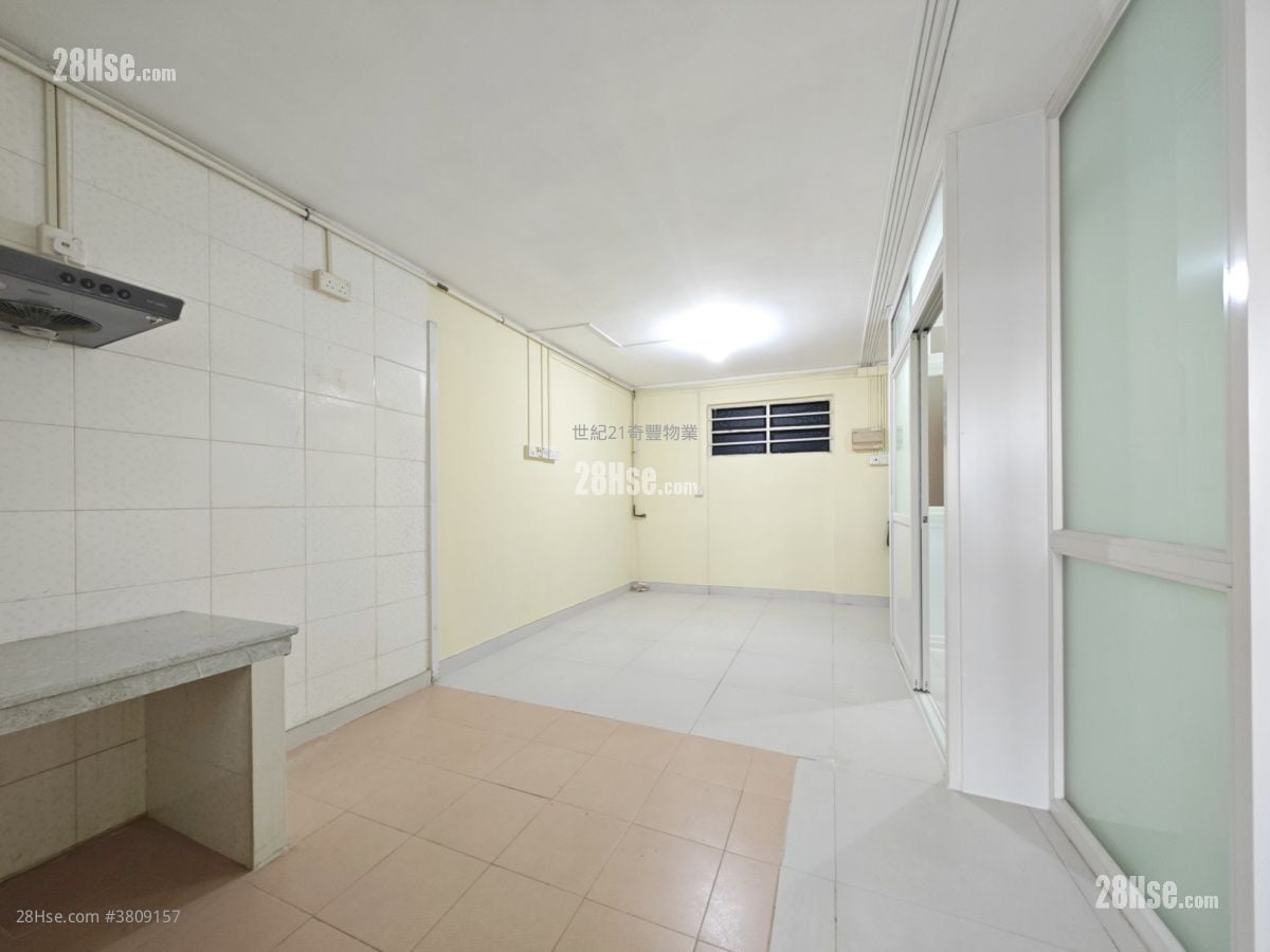 Cheung Wah Estate Rental 2 Bedrooms , 1 Bathroom 423 ft²