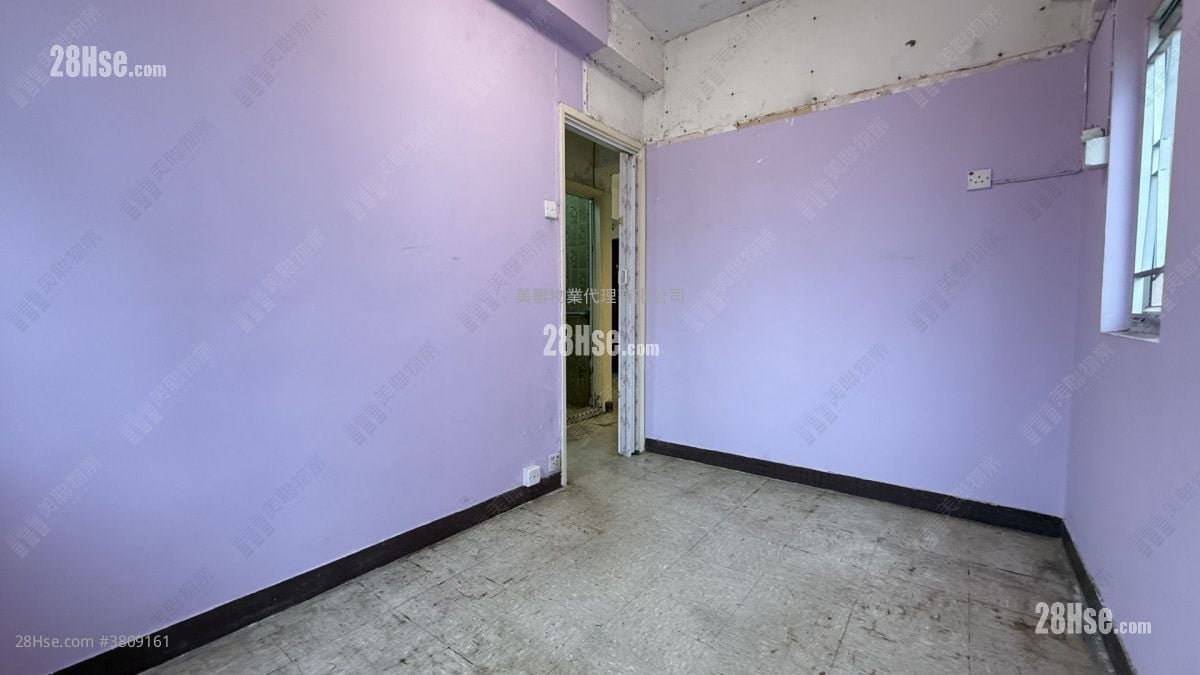 Tung Fai Building Sell 2 Bedrooms , 1 Bathroom 375 ft²