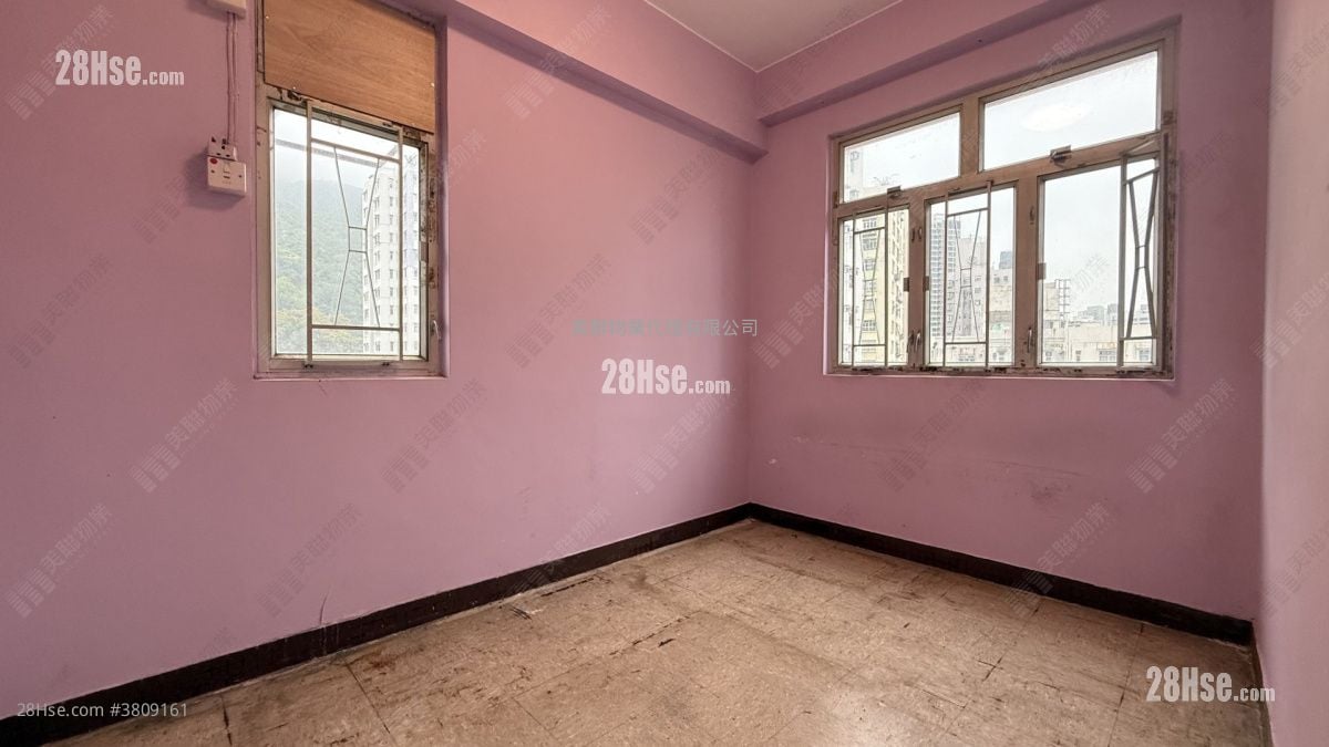 Tung Fai Building Sell 2 Bedrooms , 1 Bathroom 375 ft²