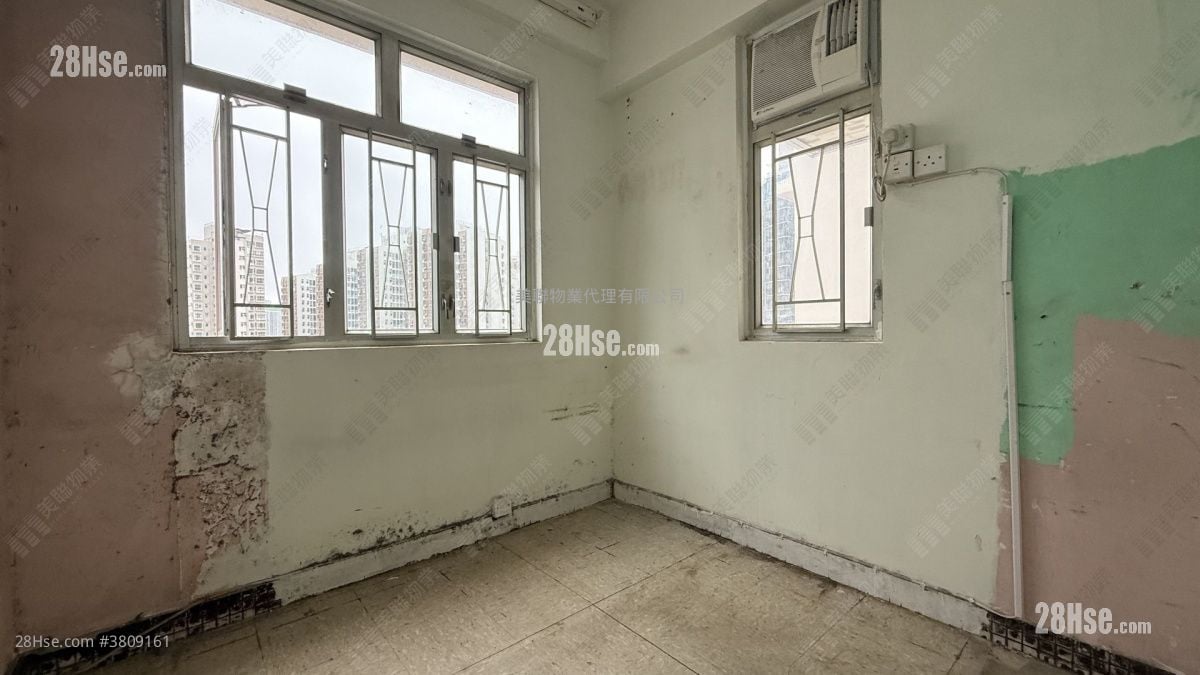 Tung Fai Building Sell 2 Bedrooms , 1 Bathroom 375 ft²