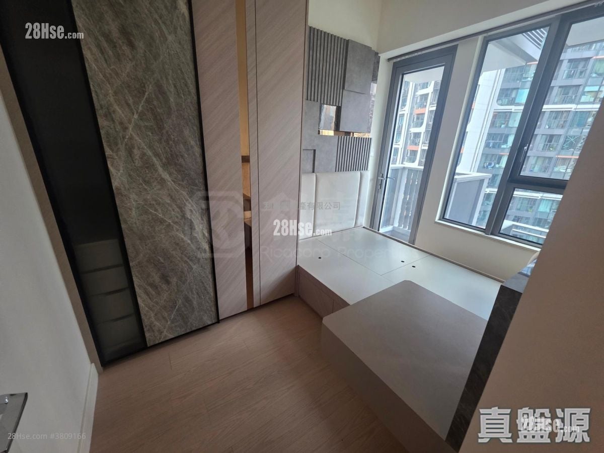 Monaco One Sell 2 Bedrooms 444 ft²