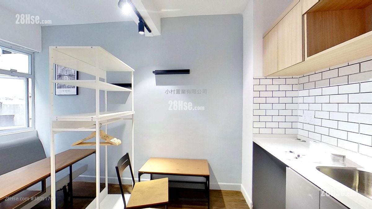 living room: 113-115 Wing Lok Street Rental Studio , 1 Bathroom 230 ft²