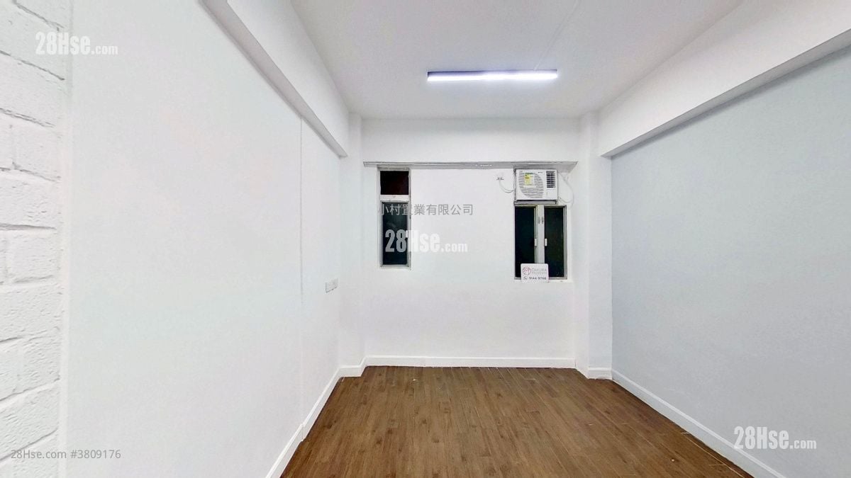 master room: 113-115 Wing Lok Street Rental Studio , 1 Bathroom 230 ft²