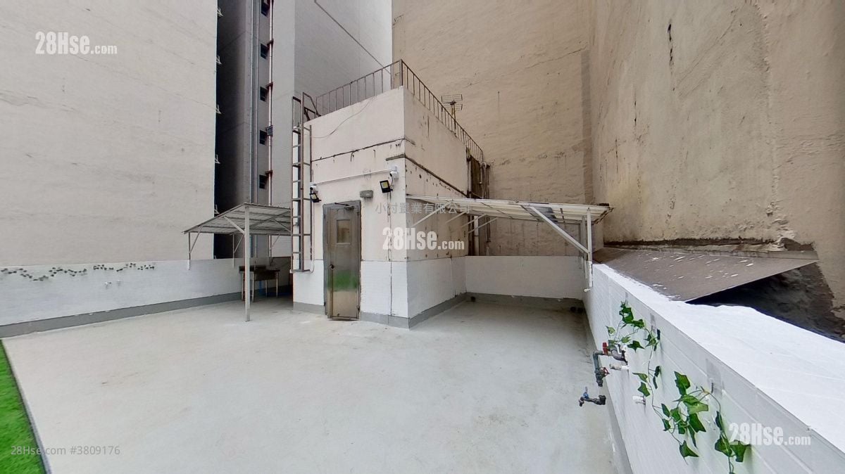 rooftoop: 113-115 Wing Lok Street Rental Studio , 1 Bathroom 230 ft²