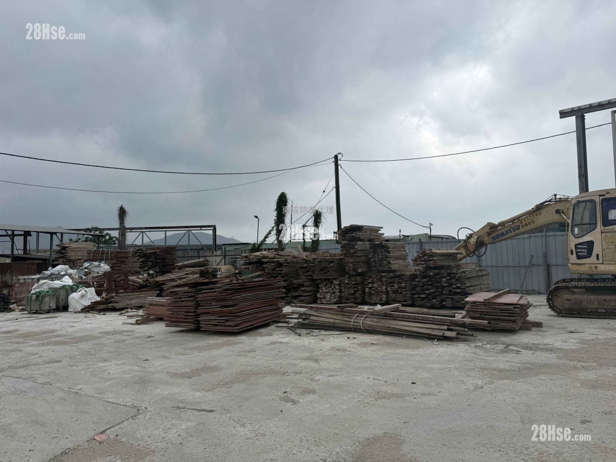 Land Rental 10,000 ft²