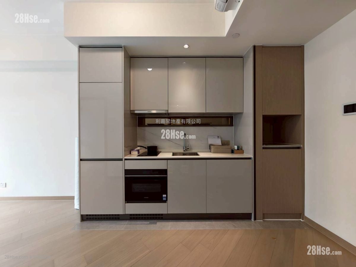 Grand Mayfair  Sell 1 Bedroom 339 ft²