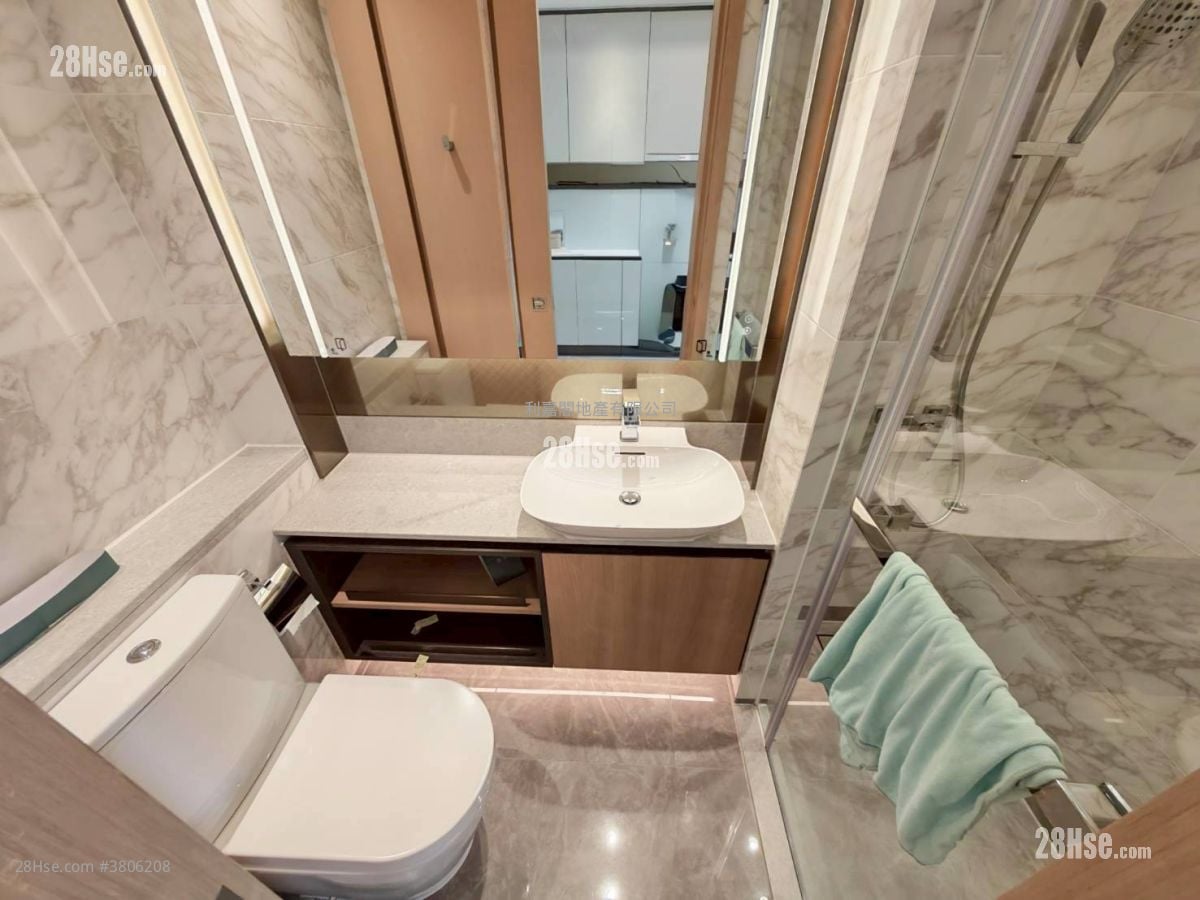 Grand Mayfair  Sell 1 Bedroom 339 ft²