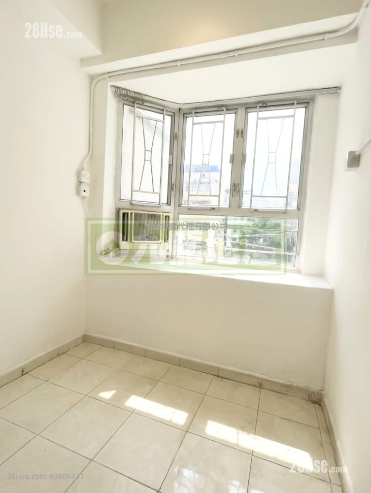 Lai Po Building Sell 2 Bedrooms , 1 Bathroom 262 ft²