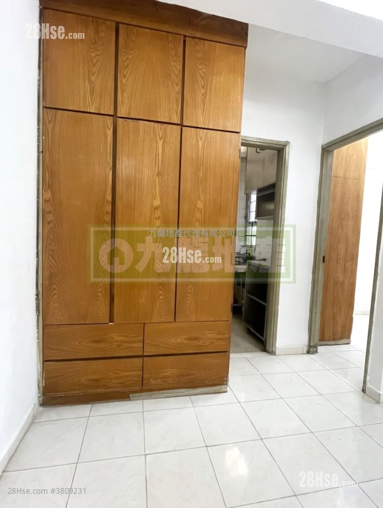 Lai Po Building Sell 2 Bedrooms , 1 Bathroom 262 ft²