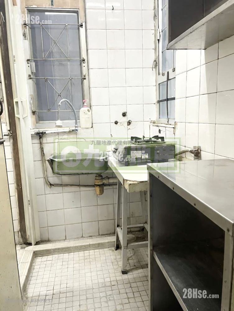 Lai Po Building Sell 2 Bedrooms , 1 Bathroom 262 ft²