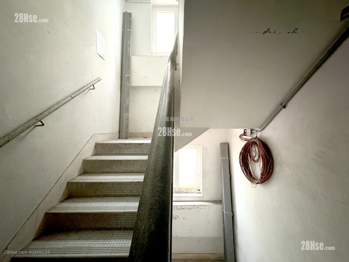 其它: 华里6-7号 租盘 2 房 , 1 浴室 377 平方尺