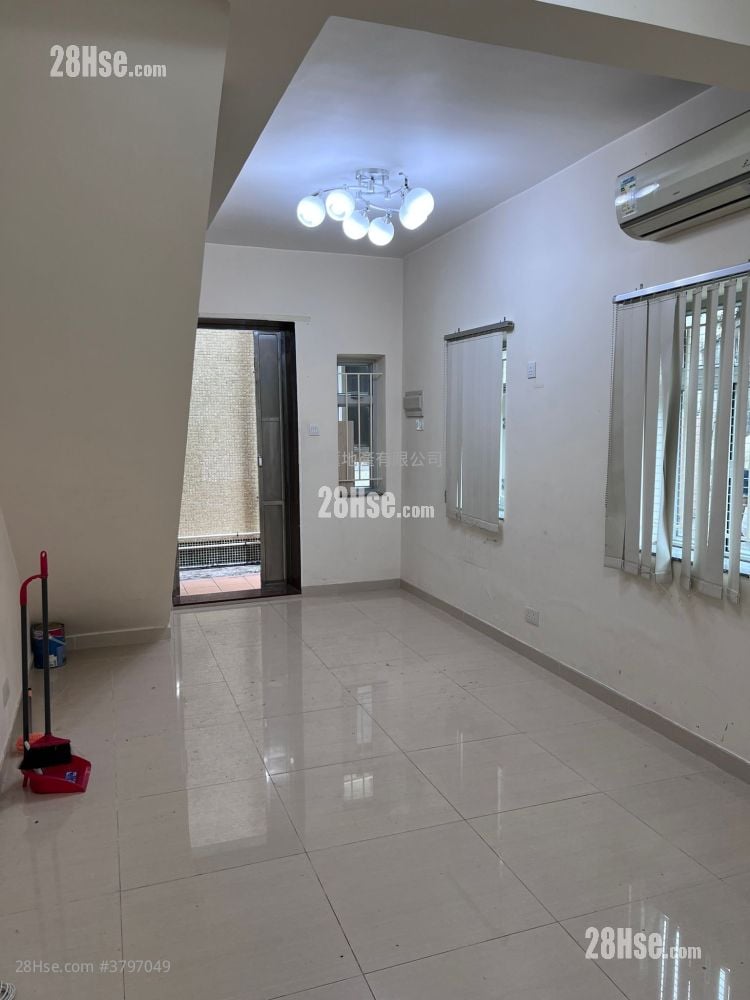 Village Rental 2 Bedrooms , 1 Bathroom 700 ft²