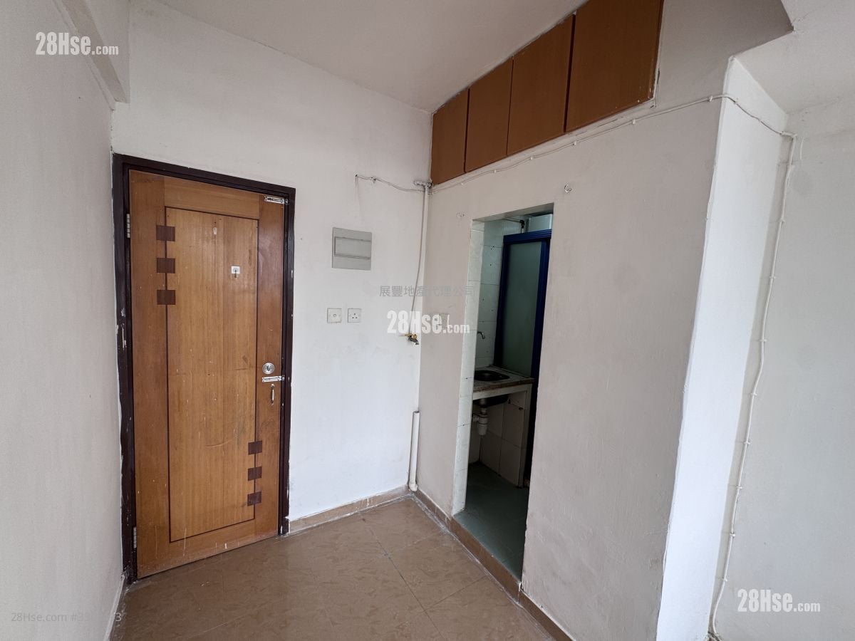 宝兴大楼 租盘 开放式间隔 , 1 浴室 130 平方尺