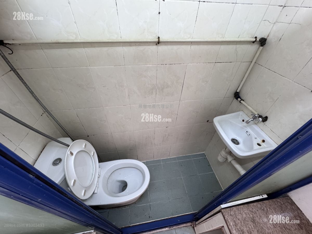 宝兴大楼 租盘 开放式间隔 , 1 浴室 130 平方尺