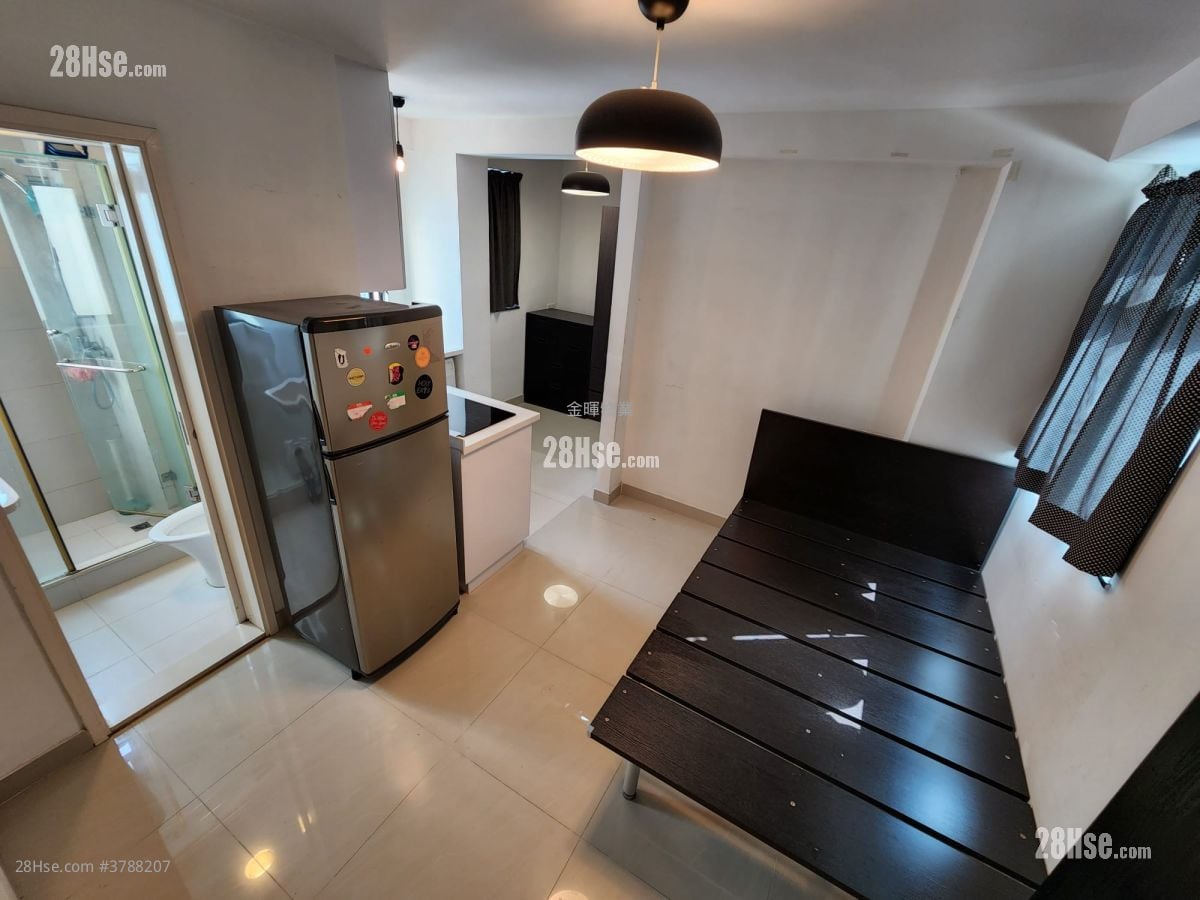 Universal Building Sell Studio , 1 Bathroom 215 ft²