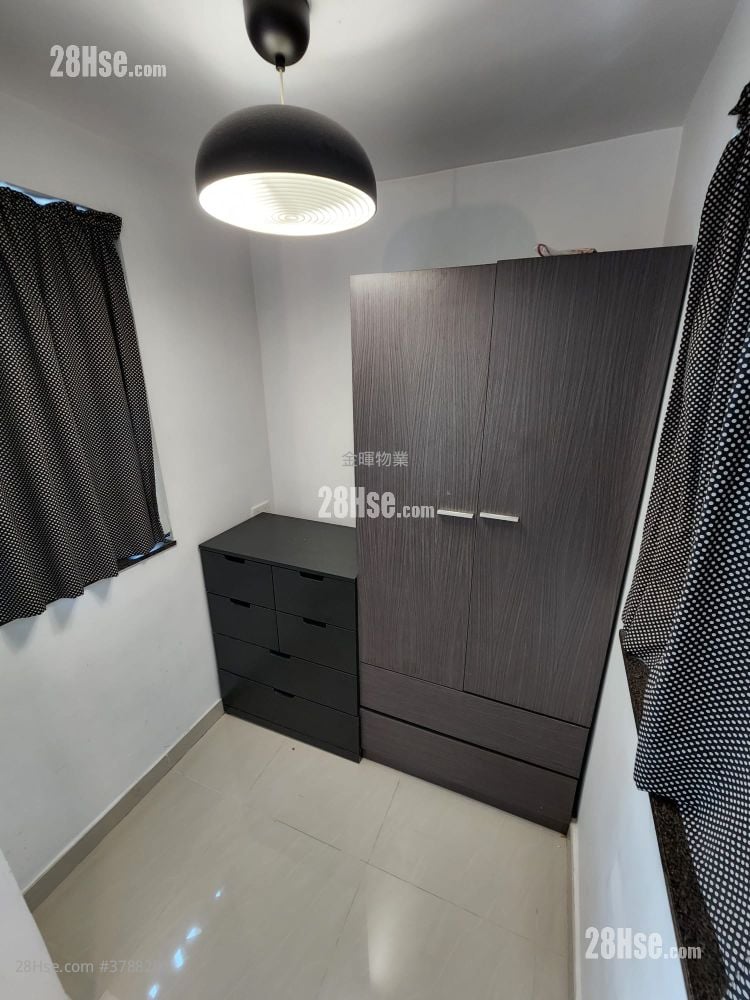 Universal Building Sell Studio , 1 Bathroom 215 ft²