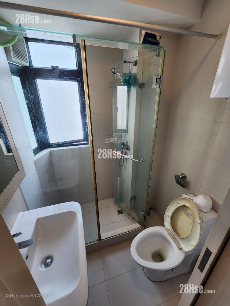 Universal Building Sell Studio , 1 Bathroom 215 ft²