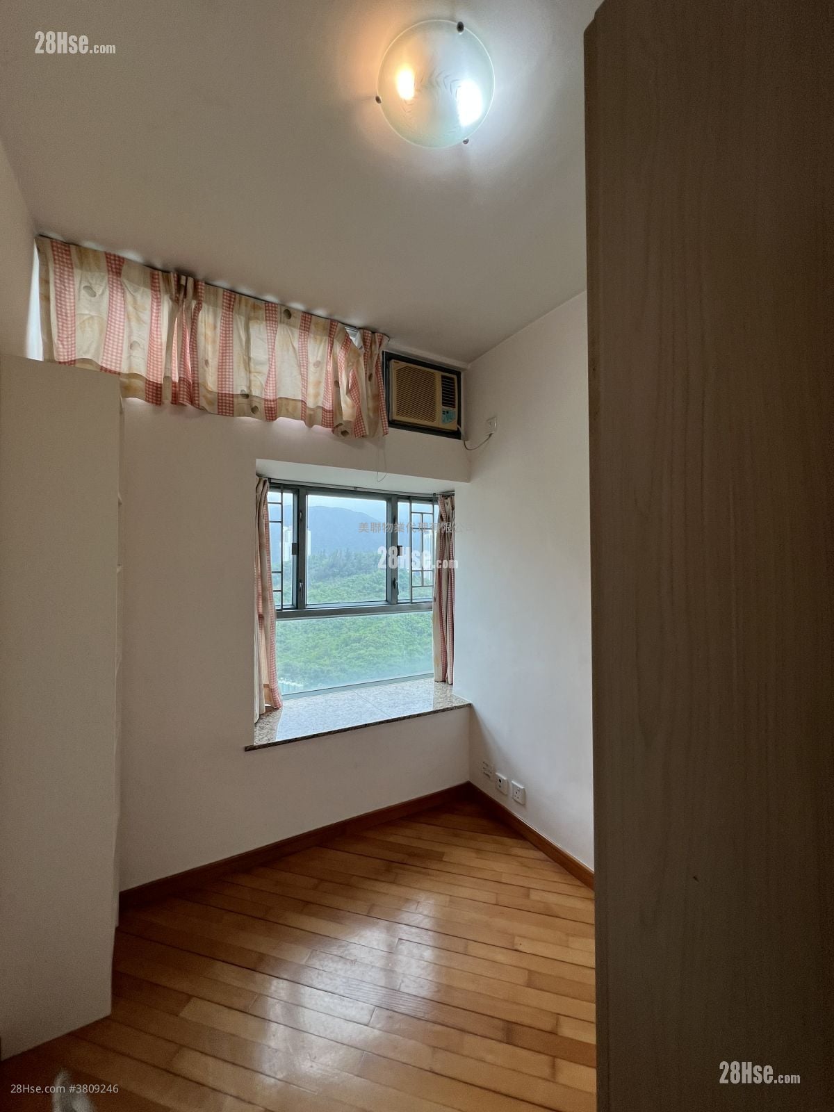 Tung Chung Crescent Sell 2 Bedrooms , 1 Bathroom 527 ft²