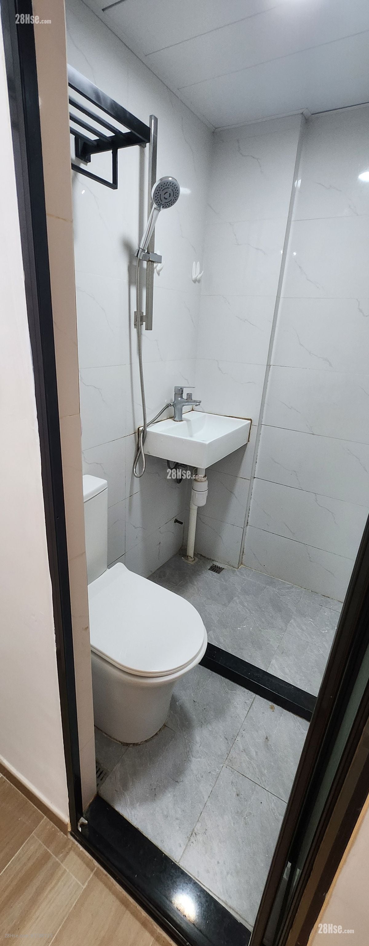 唐楼 租盘 150 平方尺