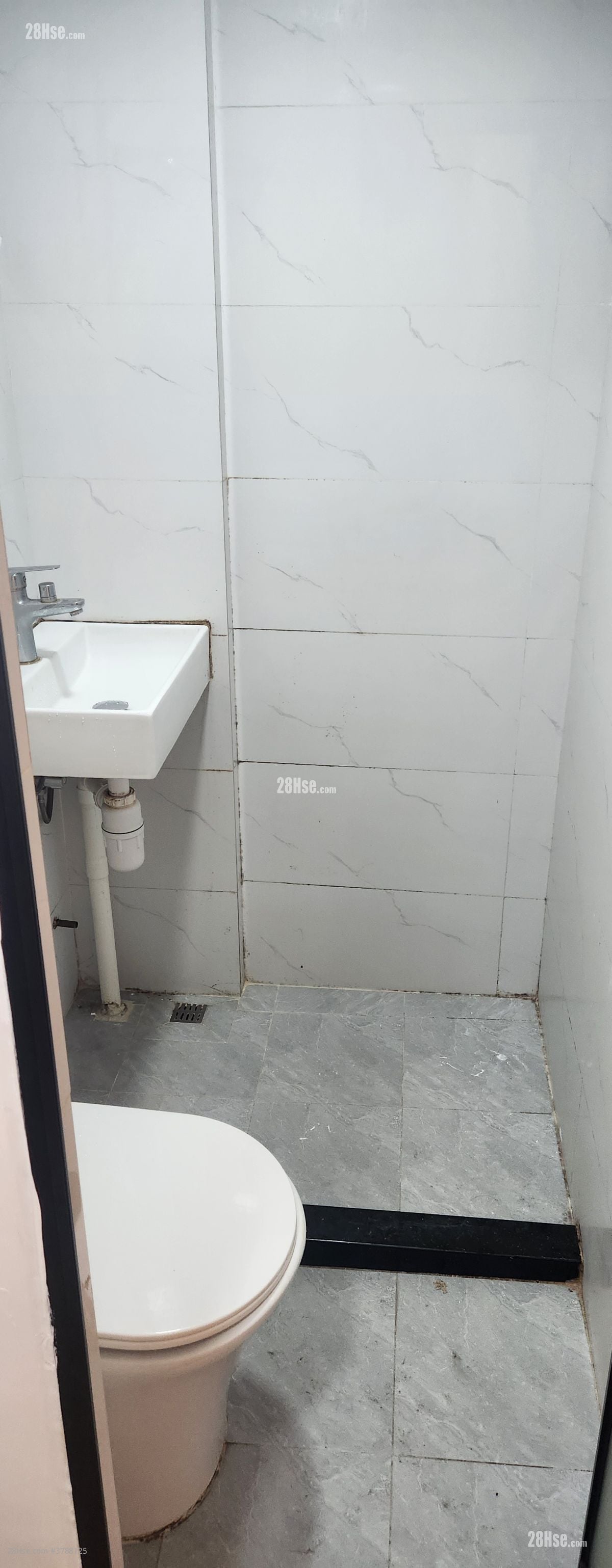 唐楼 租盘 150 平方尺