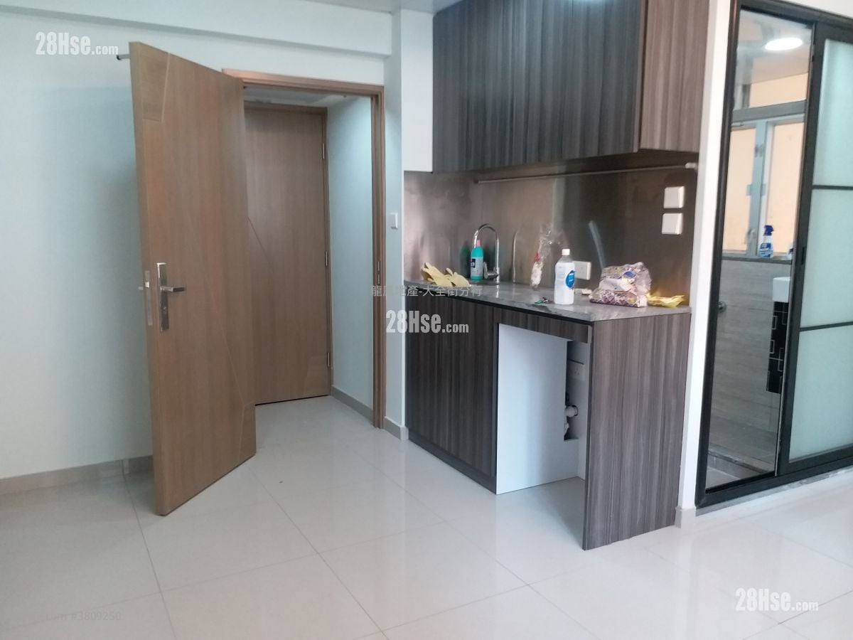 Chung Hing Building Rental Studio , 1 Bathroom 180 ft²