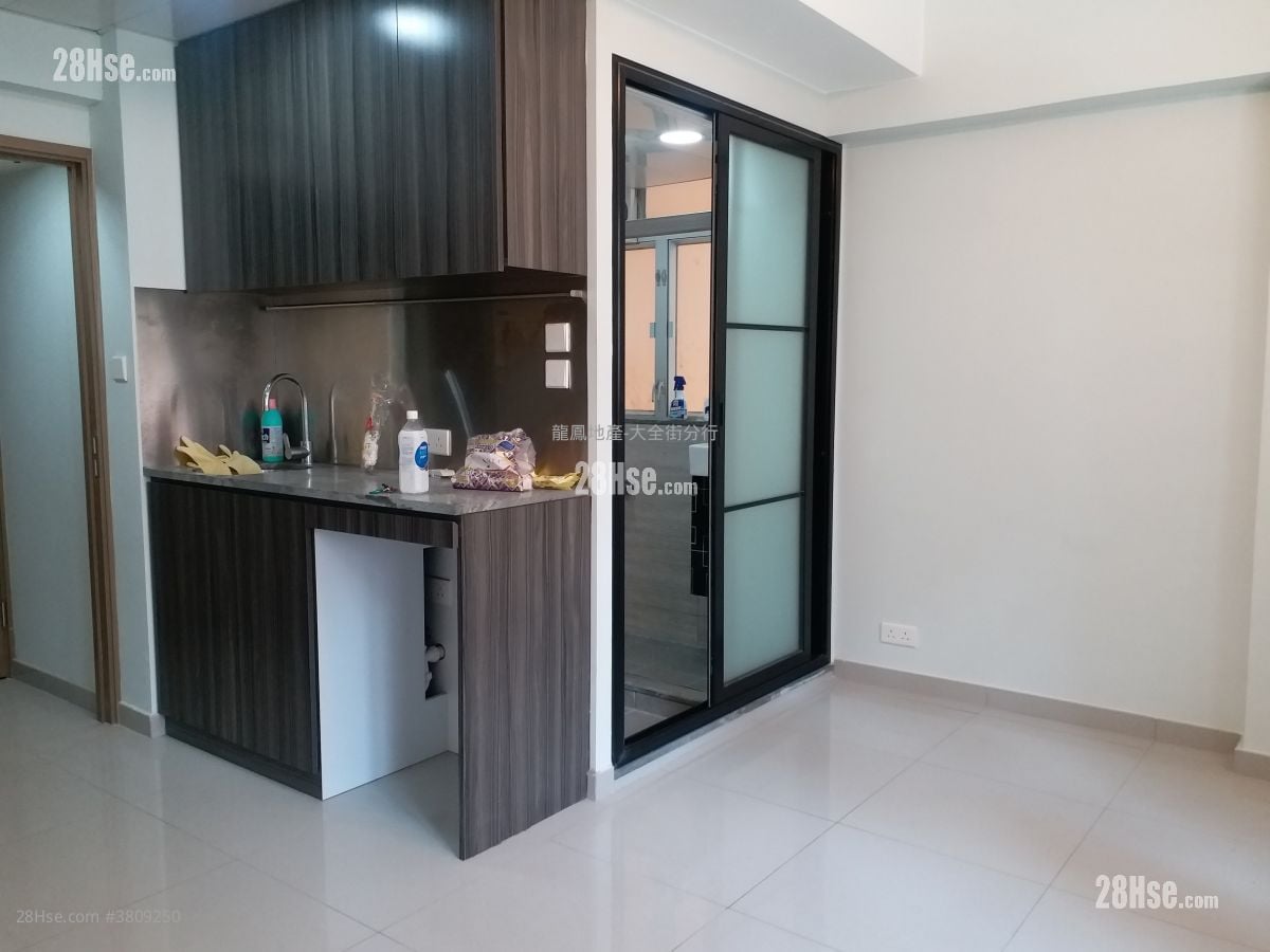Chung Hing Building Rental Studio , 1 Bathroom 180 ft²