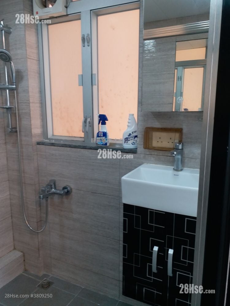 Chung Hing Building Rental Studio , 1 Bathroom 180 ft²