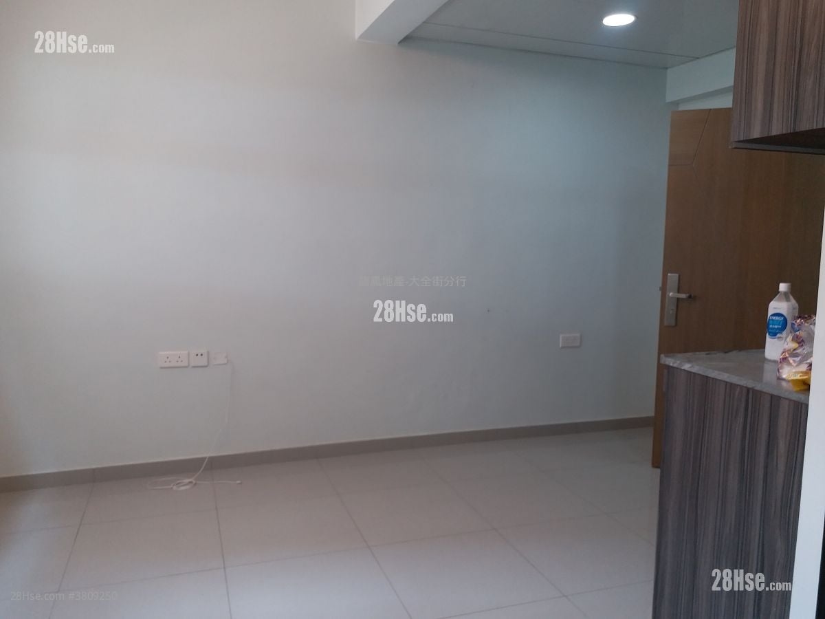 Chung Hing Building Rental Studio , 1 Bathroom 180 ft²