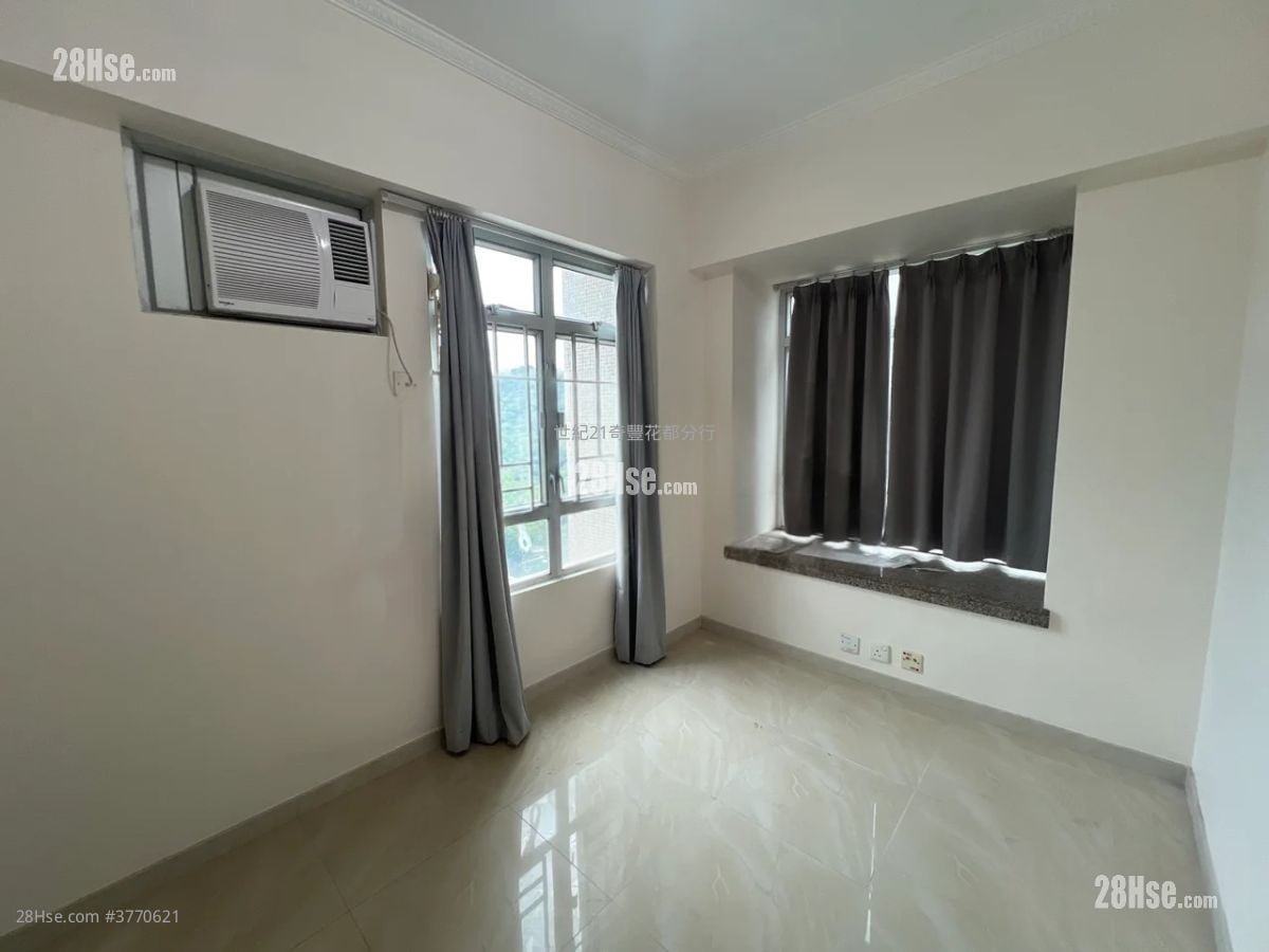 Flora Plaza Sell 3 Bedrooms , 1 Bathroom 526 ft²