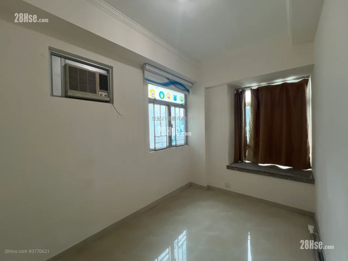 Flora Plaza Sell 3 Bedrooms , 1 Bathroom 526 ft²