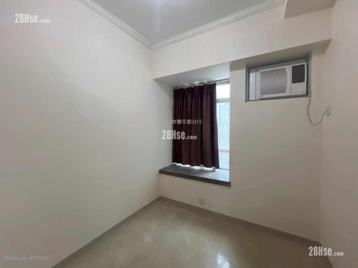 Flora Plaza Sell 3 Bedrooms , 1 Bathroom 526 ft²