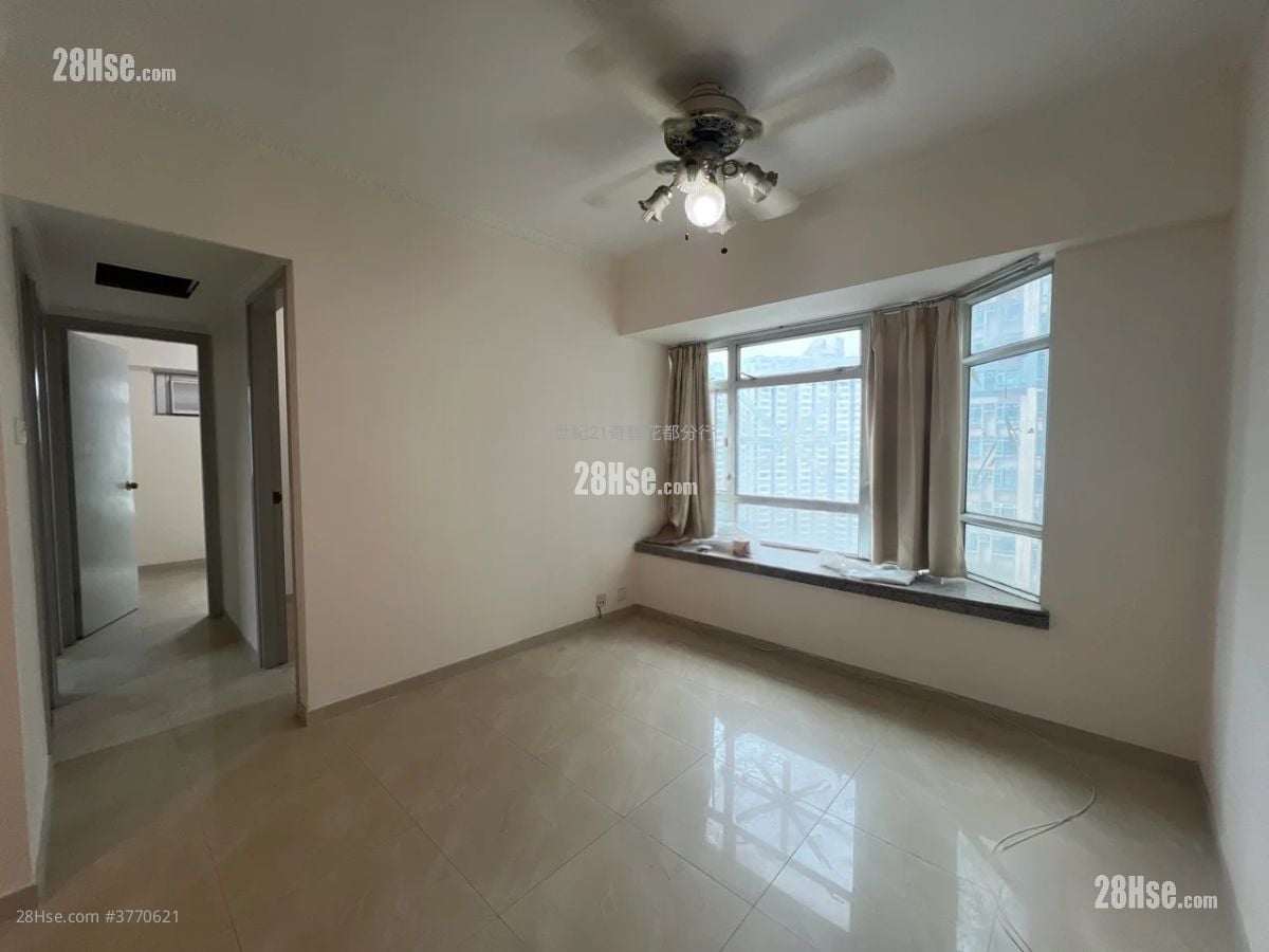 Flora Plaza Sell 3 Bedrooms , 1 Bathroom 526 ft²