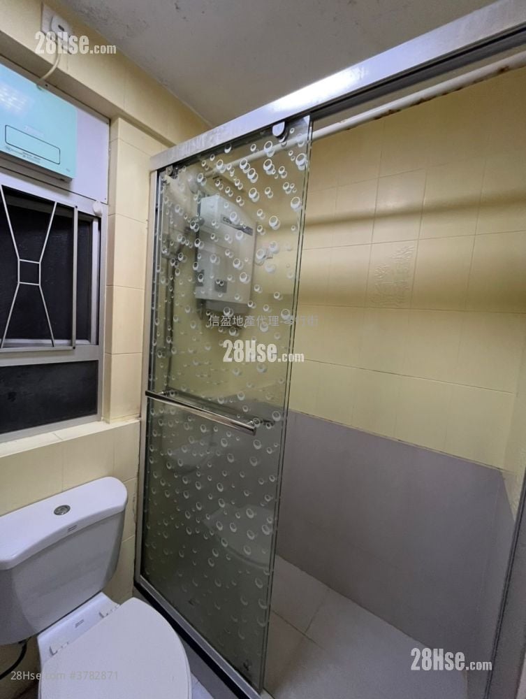 Bedford Gardens Rental 3 Bedrooms , 1 Bathroom 606 ft²