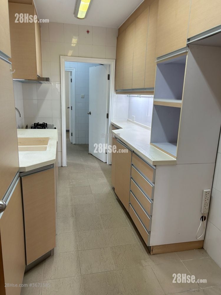 Jolly Villa Rental 3 Bedrooms , 2 Bathrooms 1,208 ft²