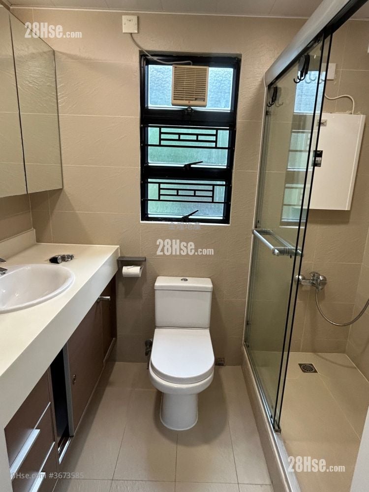 Jolly Villa Rental 3 Bedrooms , 2 Bathrooms 1,208 ft²