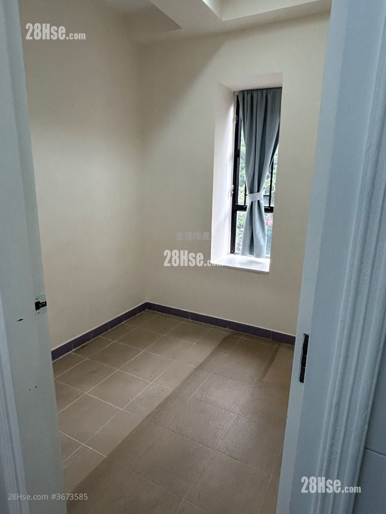 Jolly Villa Rental 3 Bedrooms , 2 Bathrooms 1,208 ft²